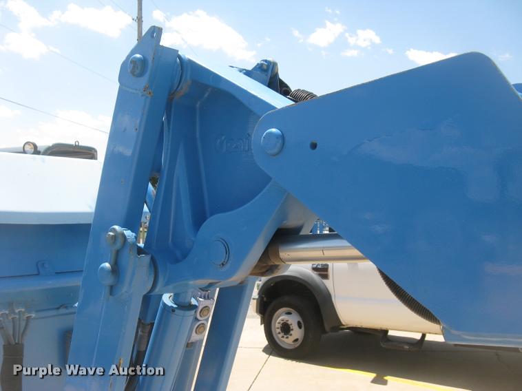 image for item L2310 2001 Genie Z-34/22N boom lift