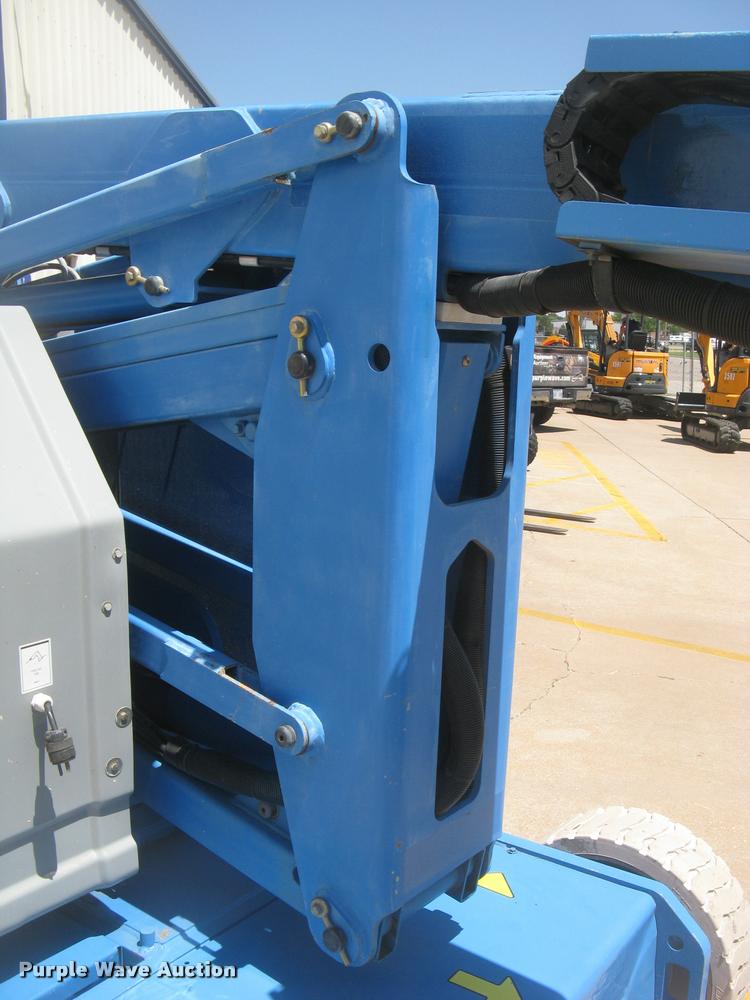 image for item L2310 2001 Genie Z-34/22N boom lift