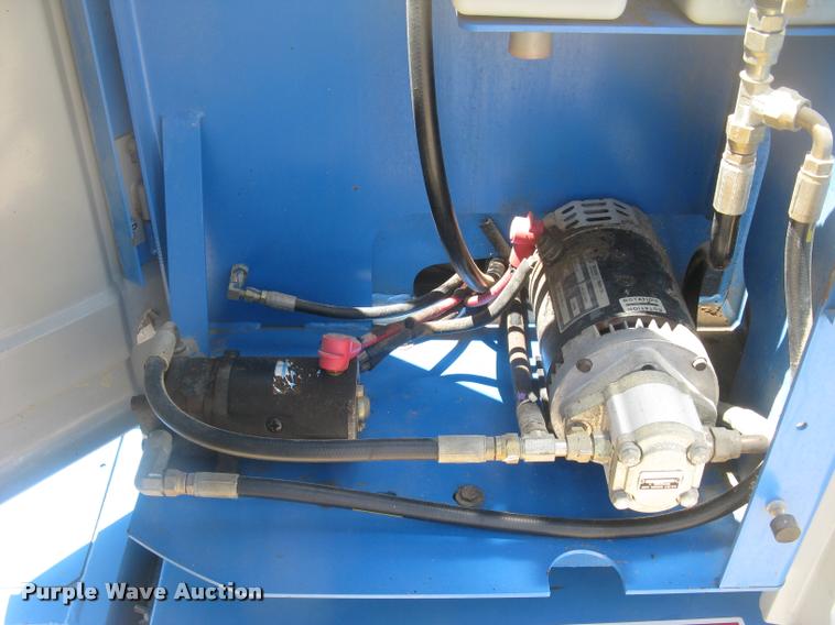 image for item L2310 2001 Genie Z-34/22N boom lift