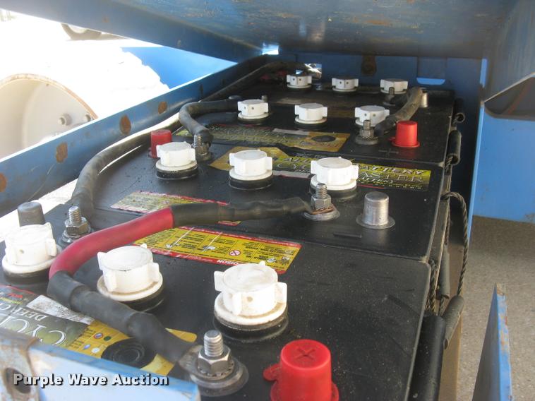 image for item L2310 2001 Genie Z-34/22N boom lift