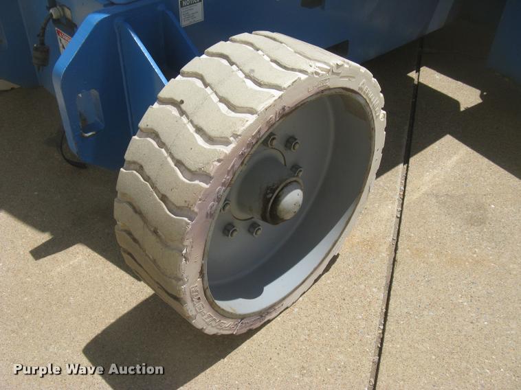 image for item L2310 2001 Genie Z-34/22N boom lift