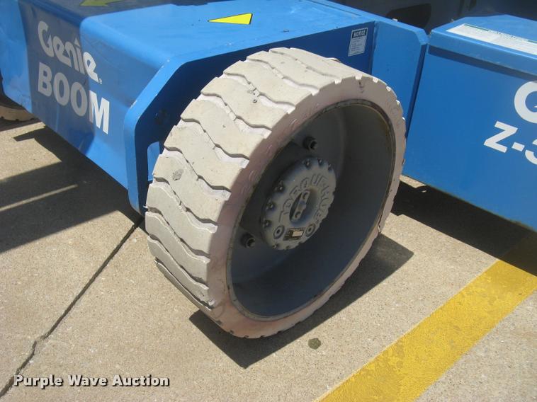 image for item L2310 2001 Genie Z-34/22N boom lift