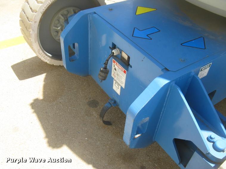 image for item L2310 2001 Genie Z-34/22N boom lift