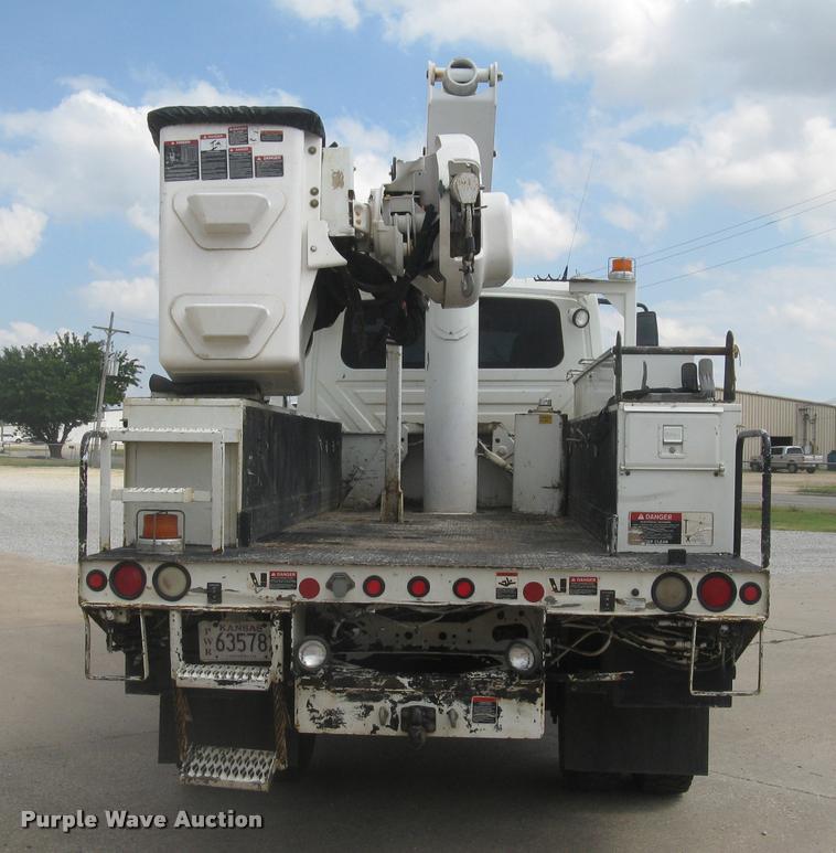 image for item L2311 2007 International 7300 bucket truck