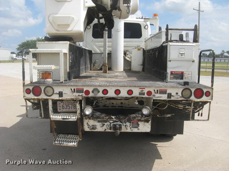 image for item L2311 2007 International 7300 bucket truck