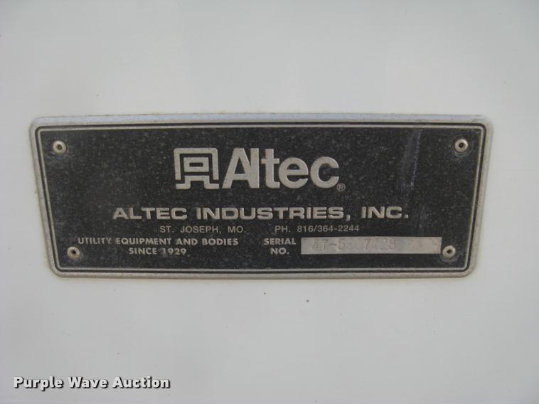 image for item L2311 2007 International 7300 bucket truck