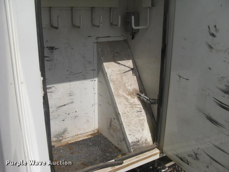 image for item L2311 2007 International 7300 bucket truck