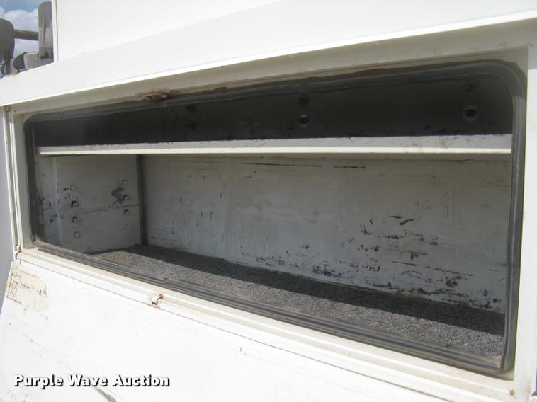 image for item L2311 2007 International 7300 bucket truck