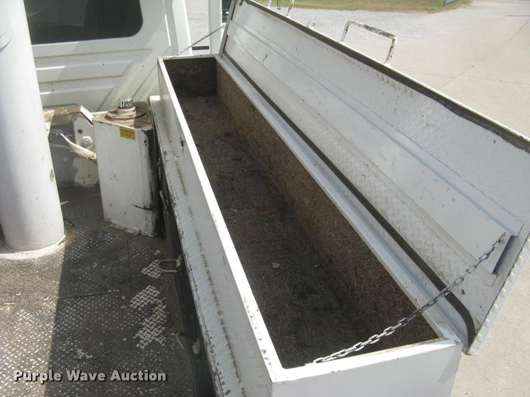 image for item L2311 2007 International 7300 bucket truck