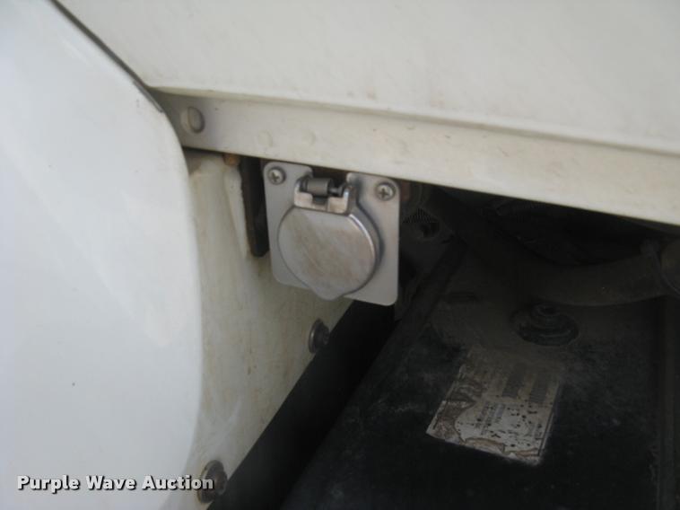 image for item L2311 2007 International 7300 bucket truck