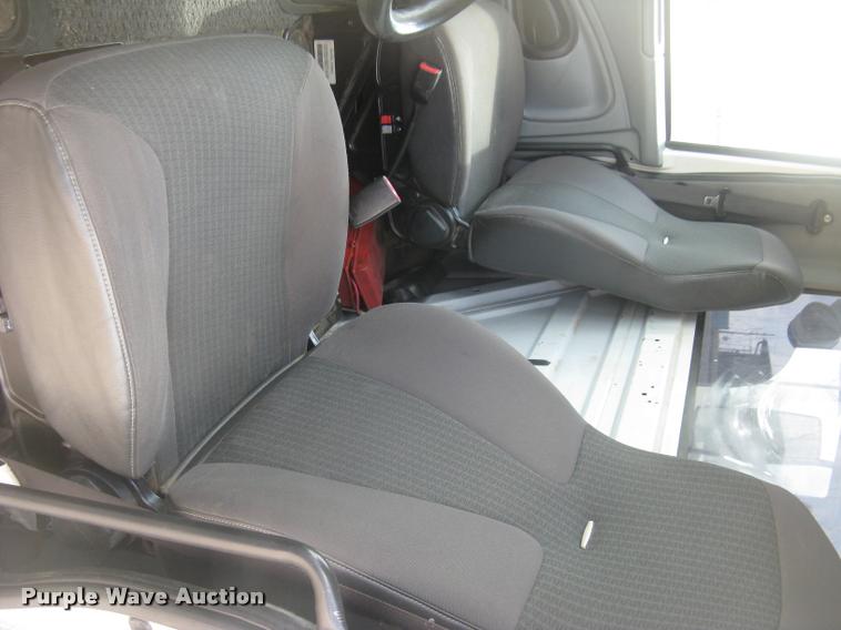 image for item L2311 2007 International 7300 bucket truck