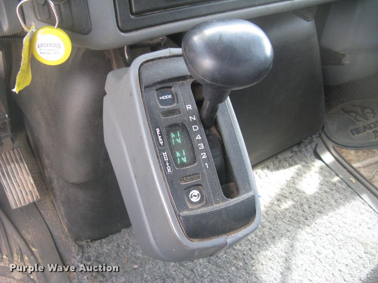 image for item L2311 2007 International 7300 bucket truck