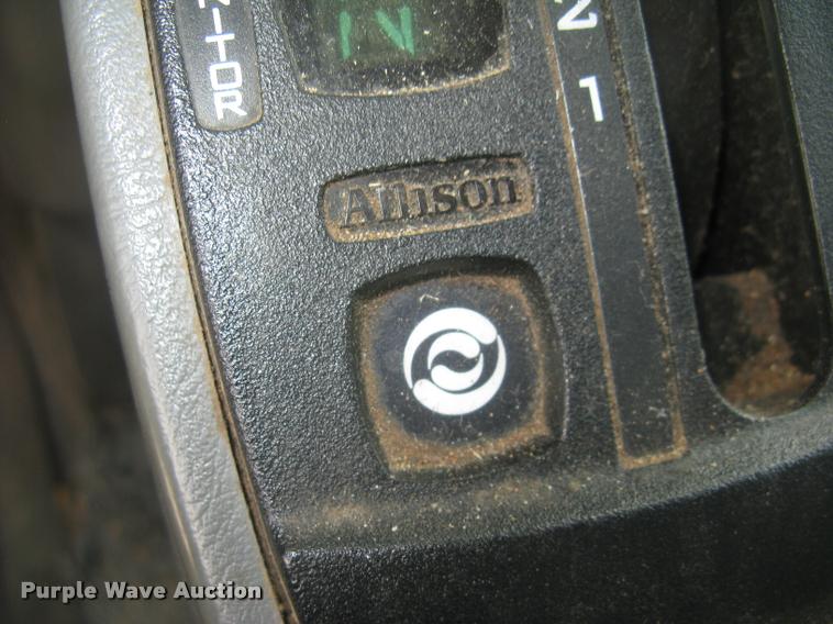 image for item L2311 2007 International 7300 bucket truck