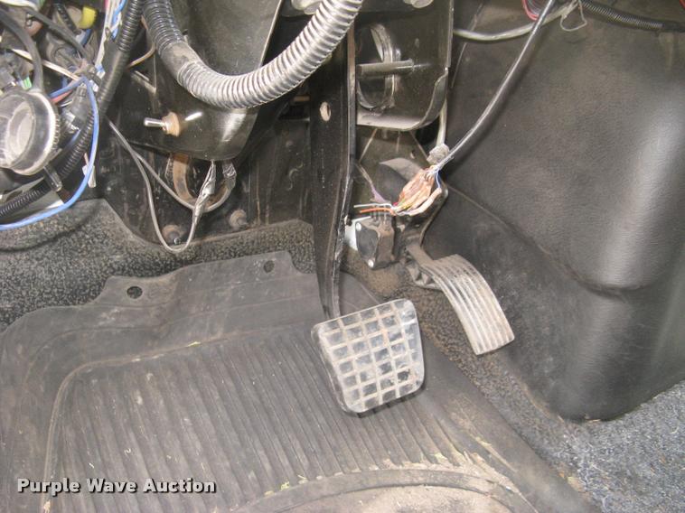 image for item L2311 2007 International 7300 bucket truck