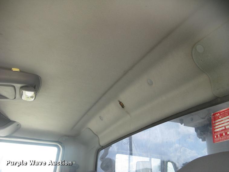 image for item L2311 2007 International 7300 bucket truck