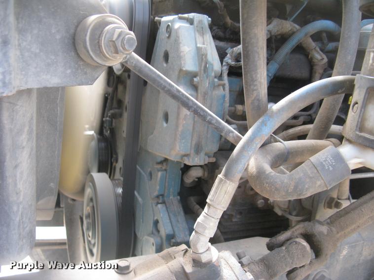 image for item L2311 2007 International 7300 bucket truck