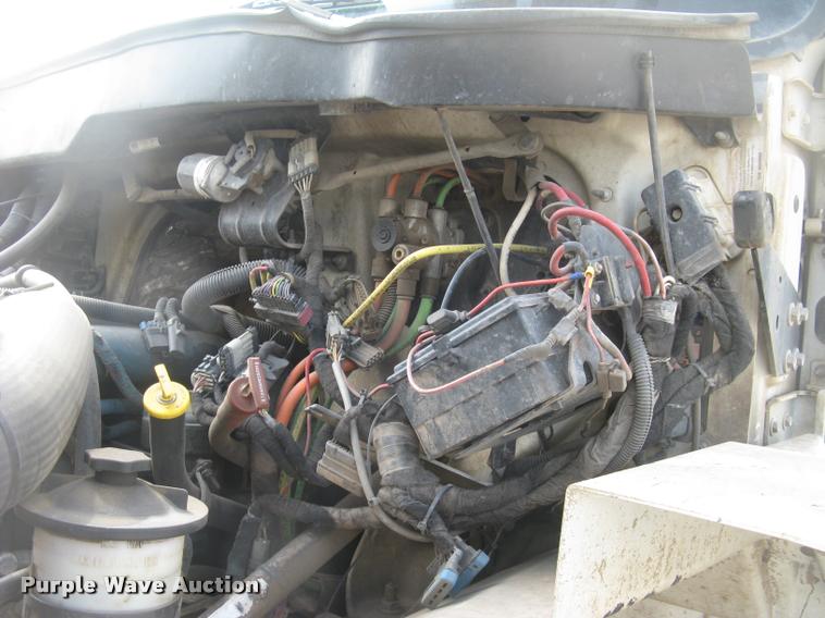 image for item L2311 2007 International 7300 bucket truck