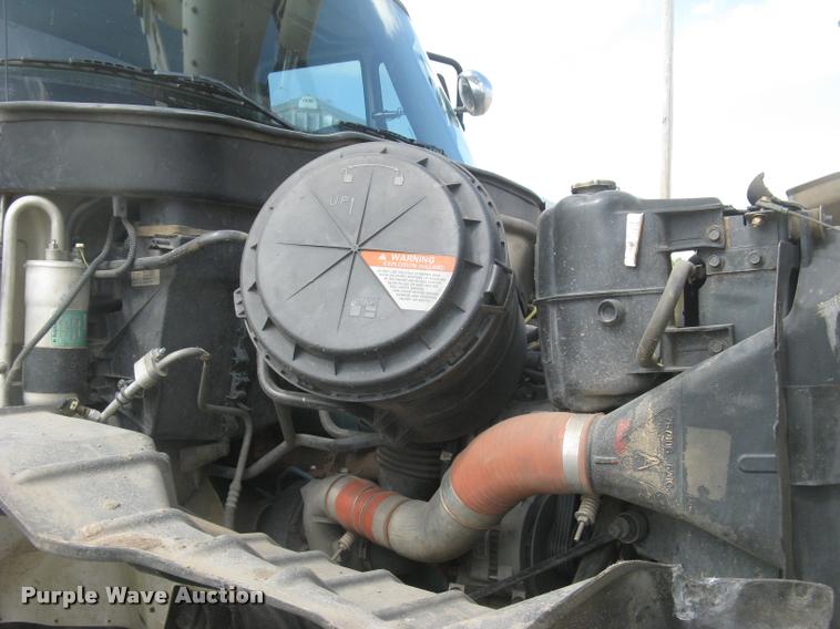 image for item L2311 2007 International 7300 bucket truck