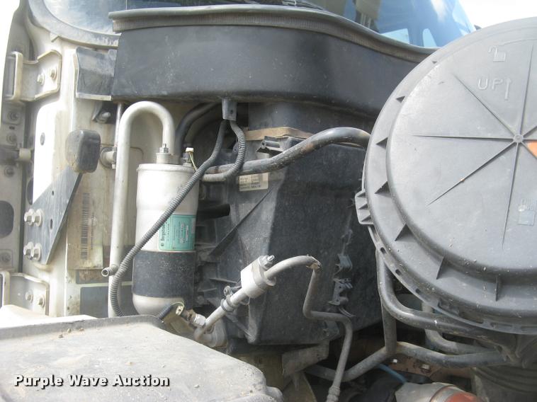 image for item L2311 2007 International 7300 bucket truck