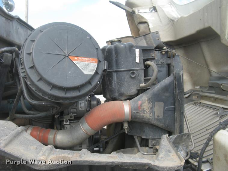 image for item L2311 2007 International 7300 bucket truck