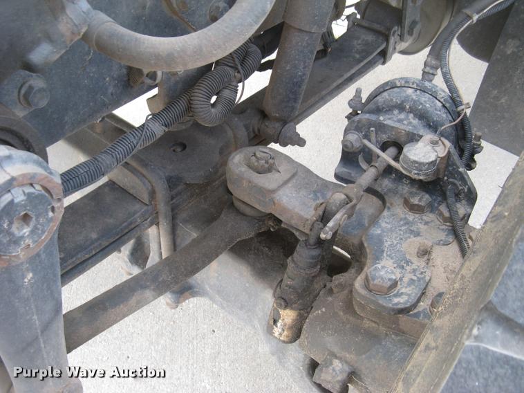 image for item L2311 2007 International 7300 bucket truck