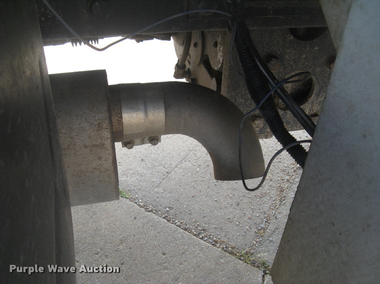 image for item L2311 2007 International 7300 bucket truck