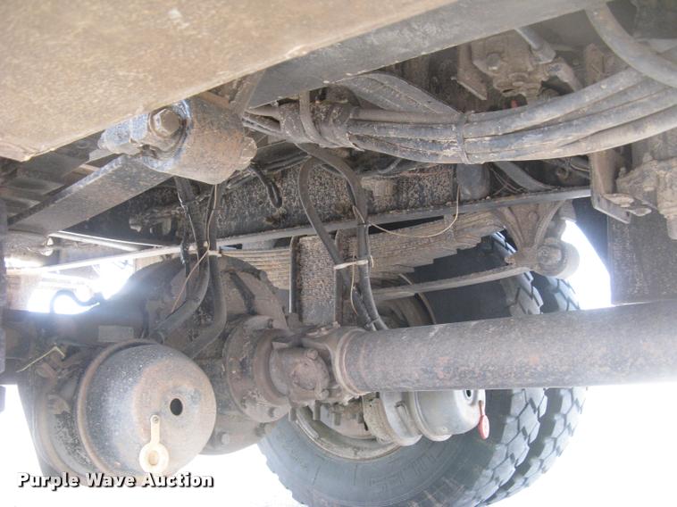 image for item L2311 2007 International 7300 bucket truck