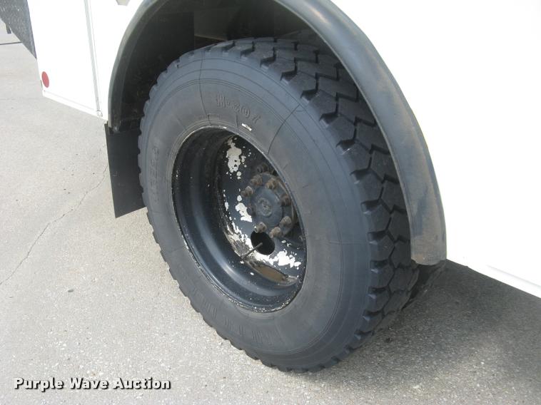 image for item L2311 2007 International 7300 bucket truck