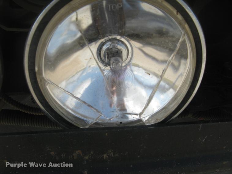 image for item L2311 2007 International 7300 bucket truck