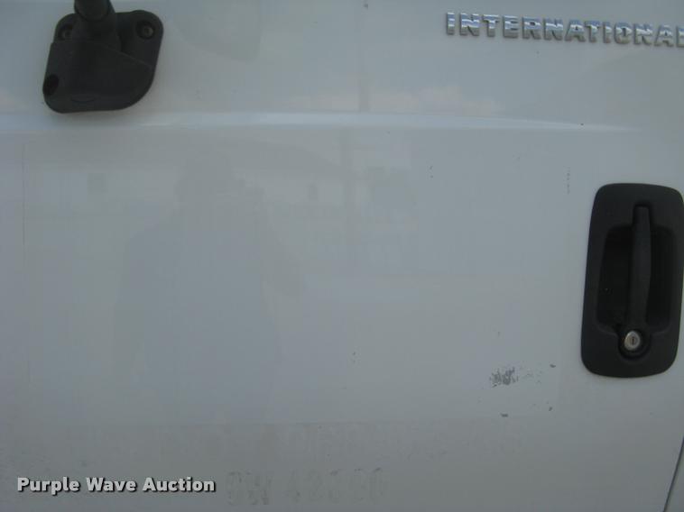 image for item L2311 2007 International 7300 bucket truck