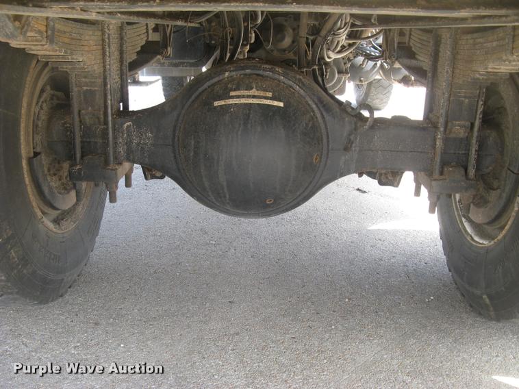 image for item L2311 2007 International 7300 bucket truck