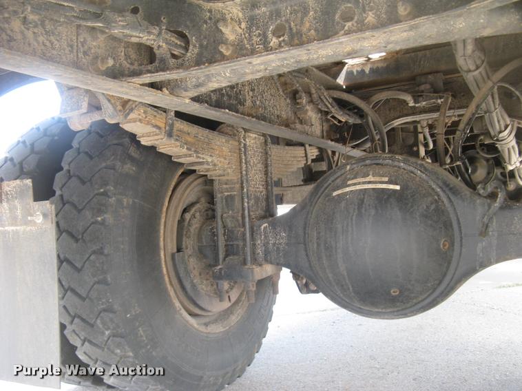 image for item L2311 2007 International 7300 bucket truck