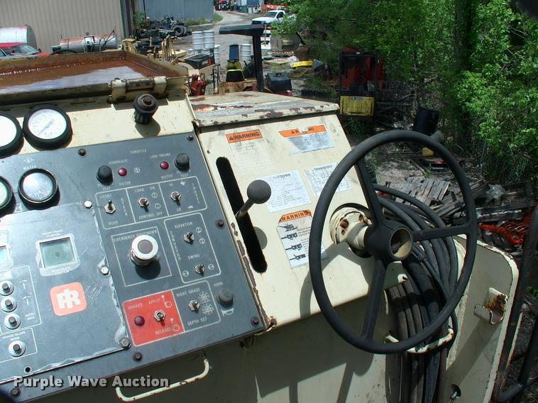 image for item L3067 Ingersoll Rand Procut 2200 asphalt milling machine