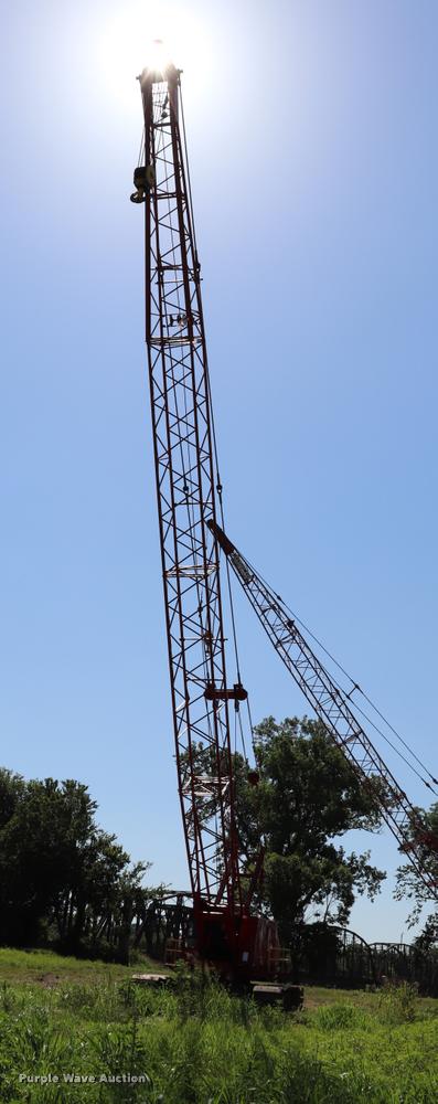 image for item L3180 1966 Manitowoc 4000W crane