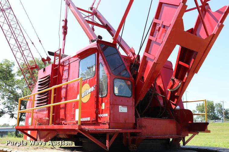 image for item L3180 1966 Manitowoc 4000W crane