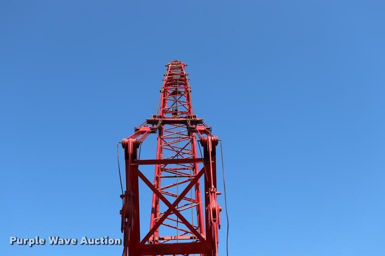 image for item L3180 1966 Manitowoc 4000W crane