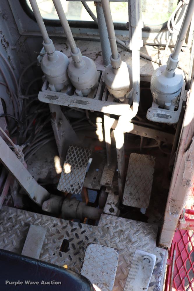 image for item L3180 1966 Manitowoc 4000W crane