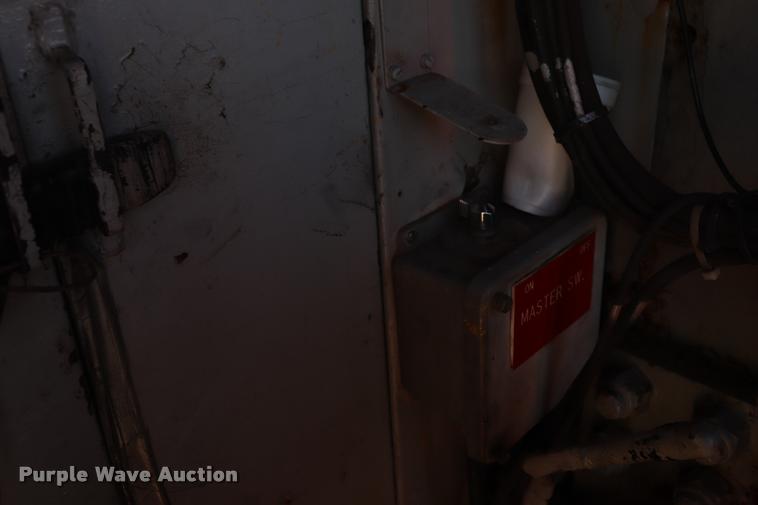 image for item L3180 1966 Manitowoc 4000W crane