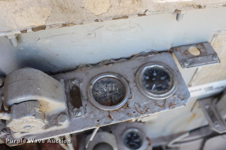 image for item L3180 1966 Manitowoc 4000W crane