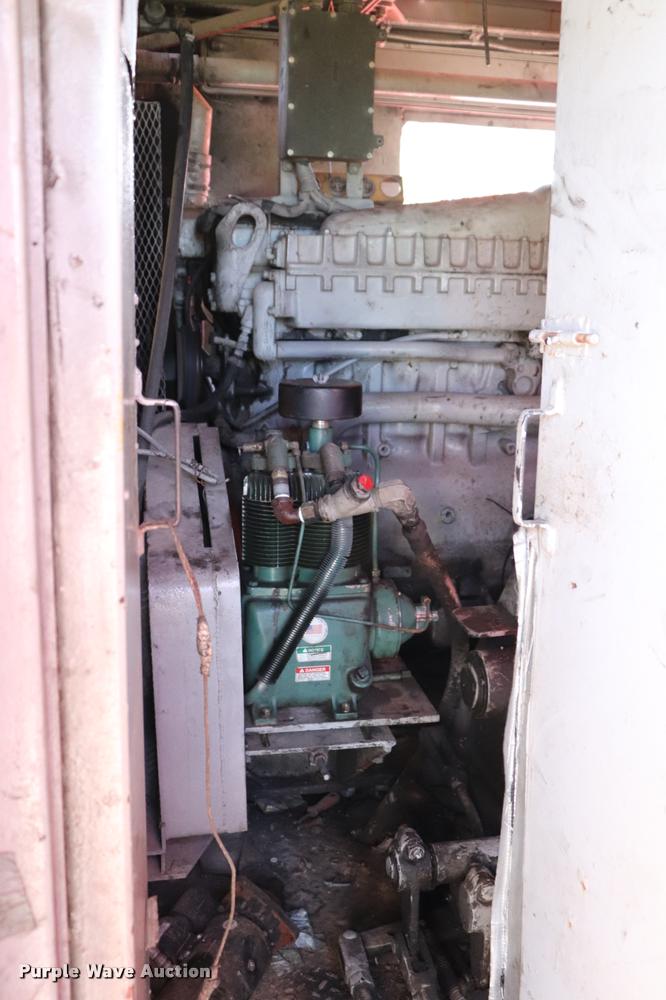 image for item L3180 1966 Manitowoc 4000W crane