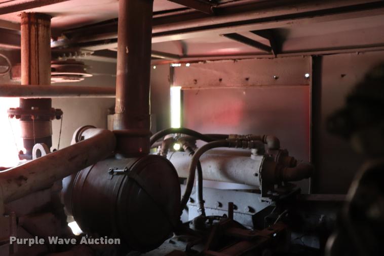 image for item L3180 1966 Manitowoc 4000W crane