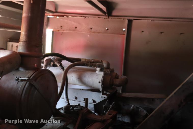 image for item L3180 1966 Manitowoc 4000W crane