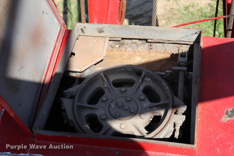 image for item L3180 1966 Manitowoc 4000W crane