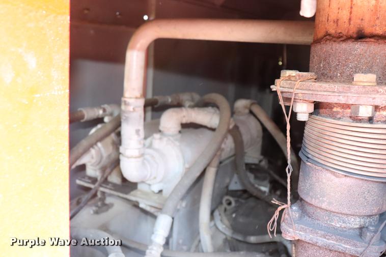 image for item L3180 1966 Manitowoc 4000W crane