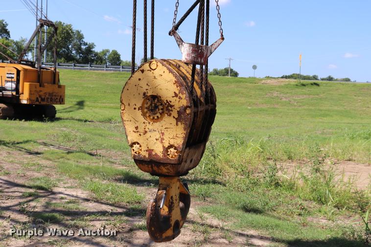 image for item L3180 1966 Manitowoc 4000W crane