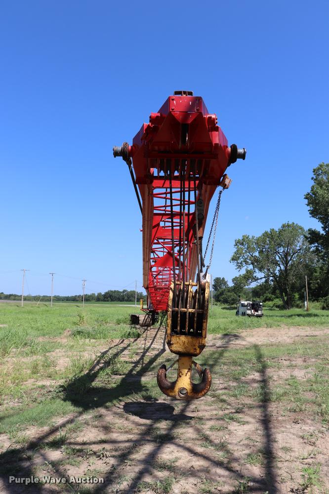 image for item L3180 1966 Manitowoc 4000W crane