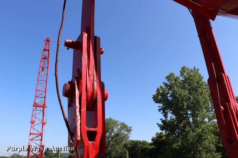 image for item L3181 1967 Manitowoc 4000W crane