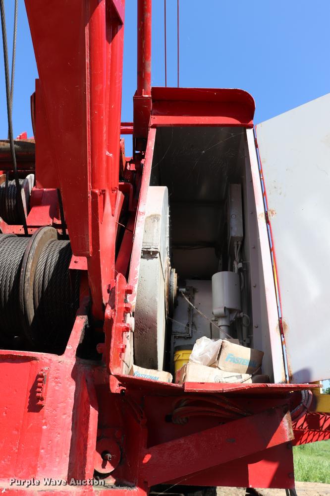 image for item L3181 1967 Manitowoc 4000W crane