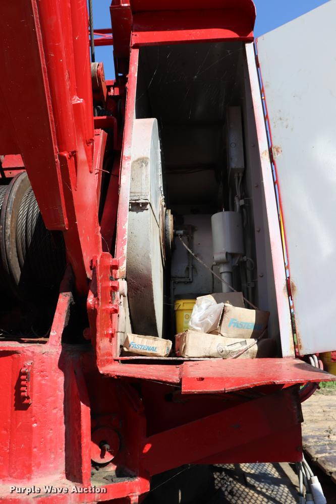 image for item L3181 1967 Manitowoc 4000W crane