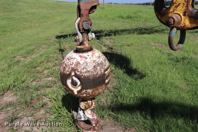 image for item L3181 1967 Manitowoc 4000W crane